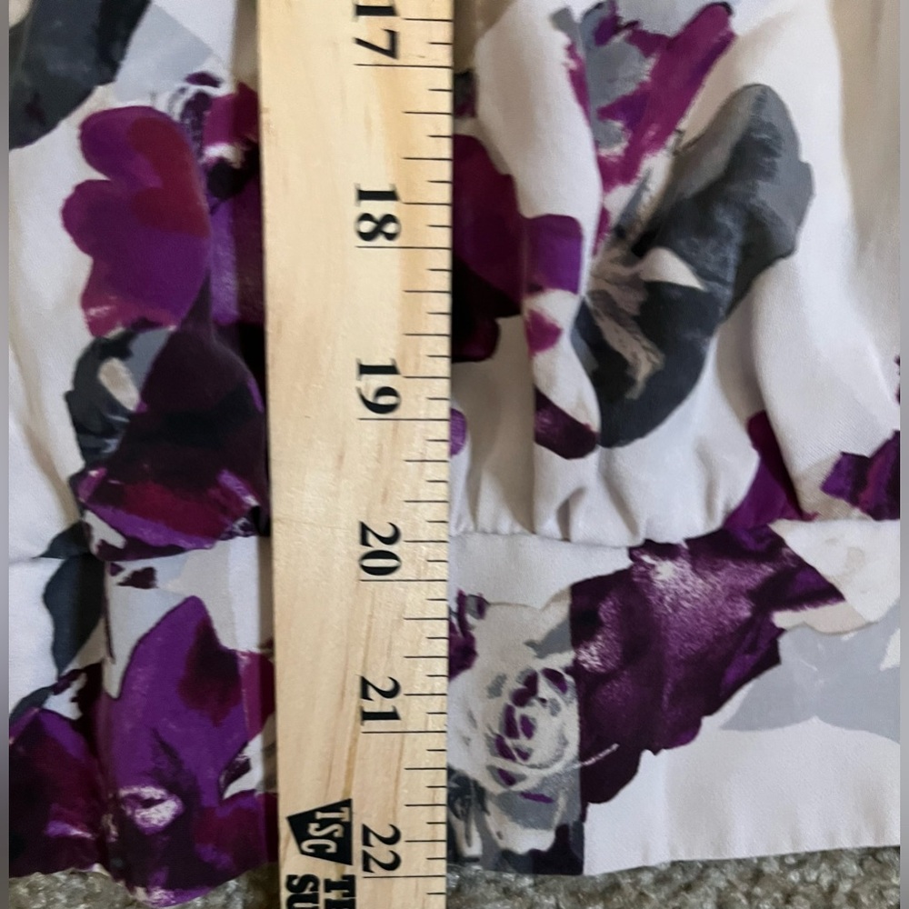 White House Black Market Long Sleeve Silk Floral Blouse size XS - Picture 8 of 12